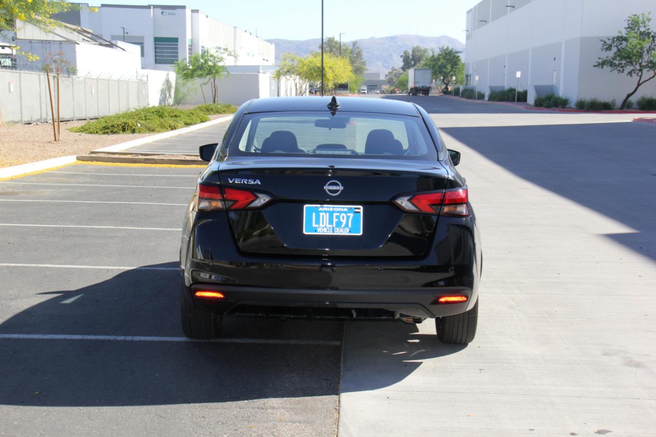 Nissan Versa SV 2025