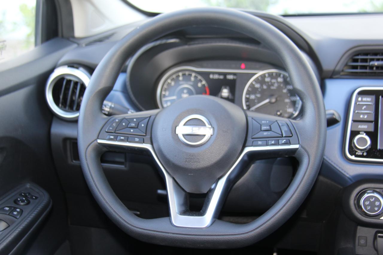 Nissan Versa SV 2025