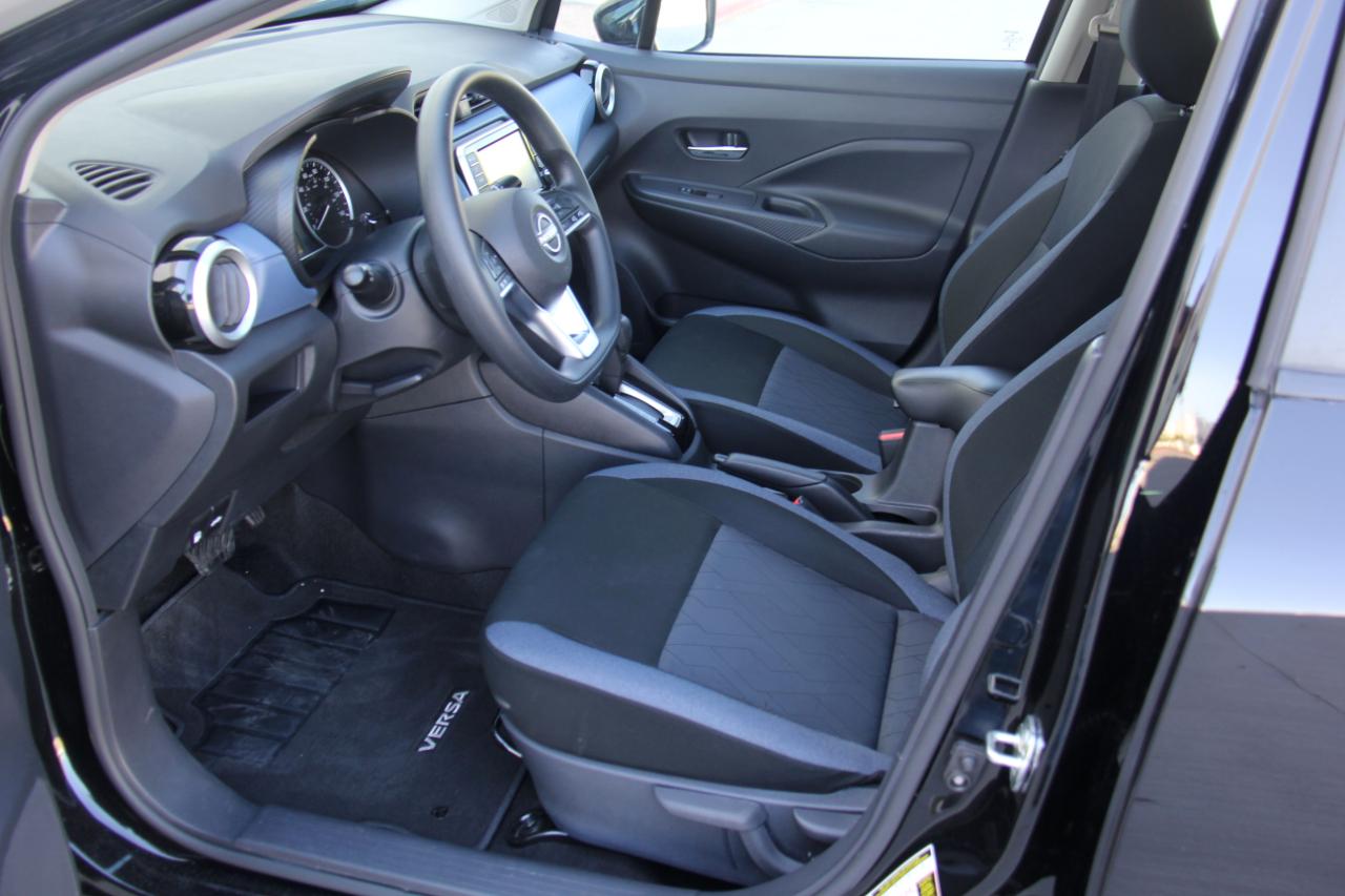Nissan Versa SV 2025