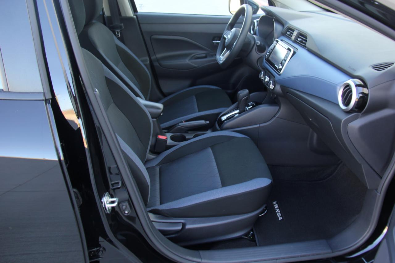 Nissan Versa SV 2025