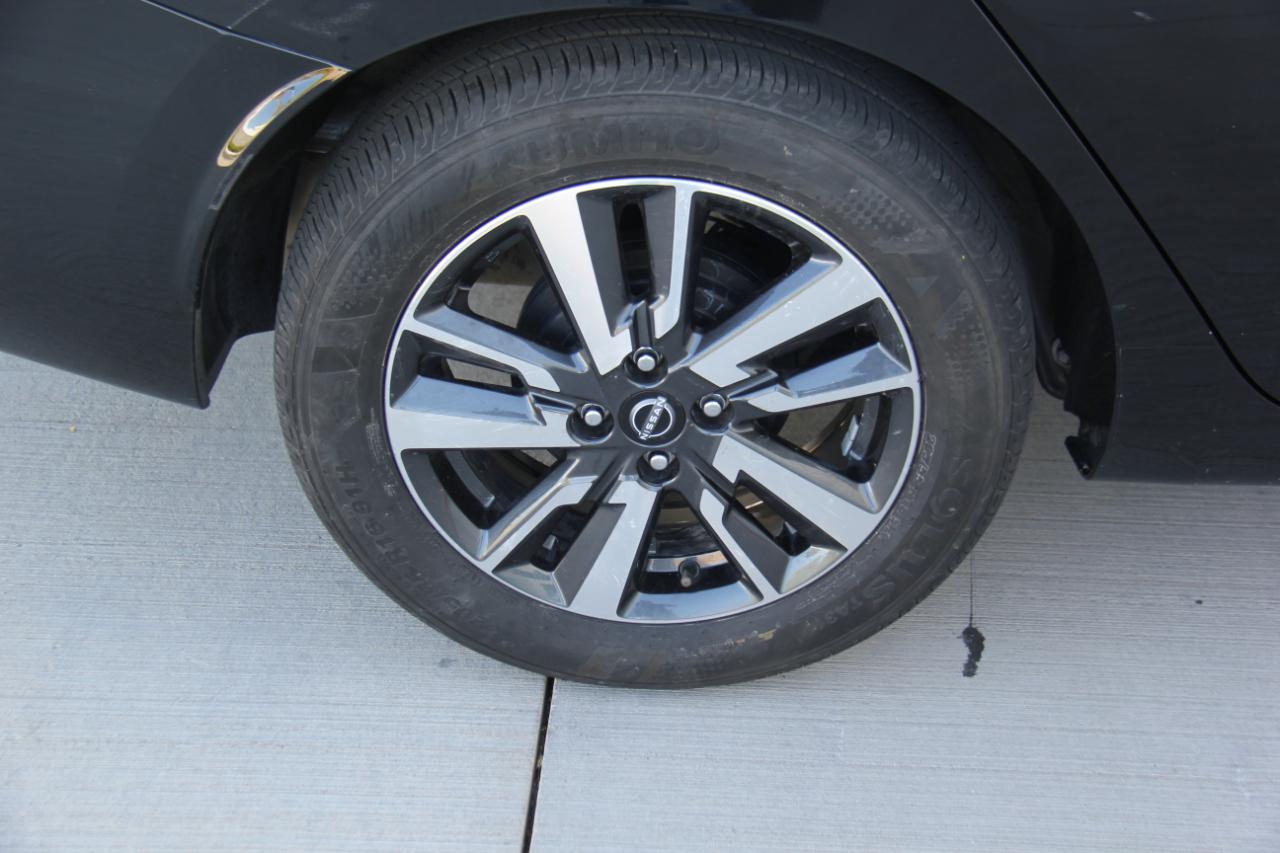 Nissan Versa SV 2025