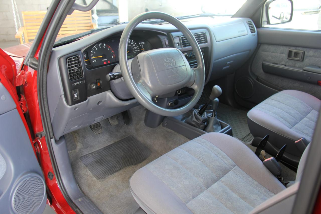 Toyota Tacoma Regular Cab 4WD 2000
