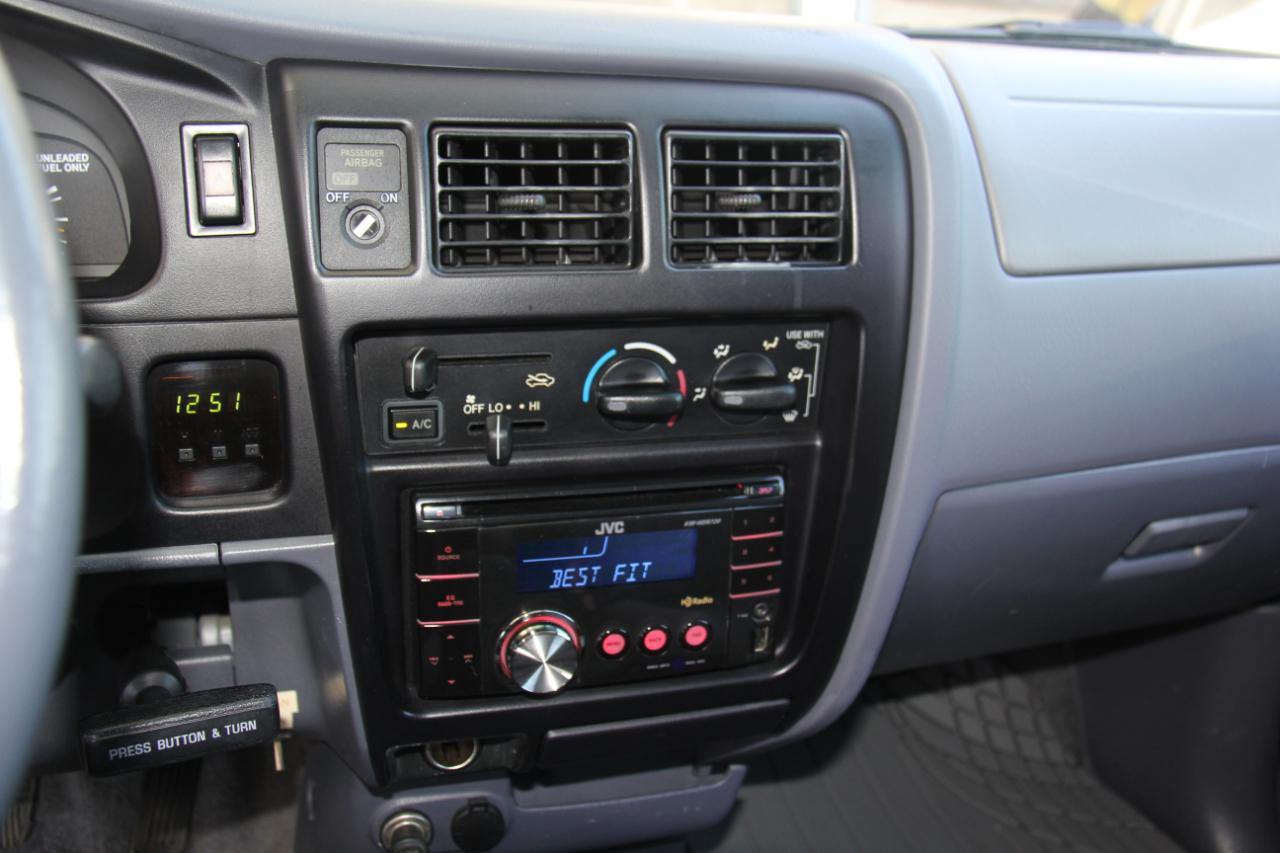 Toyota Tacoma Regular Cab 4WD 2000