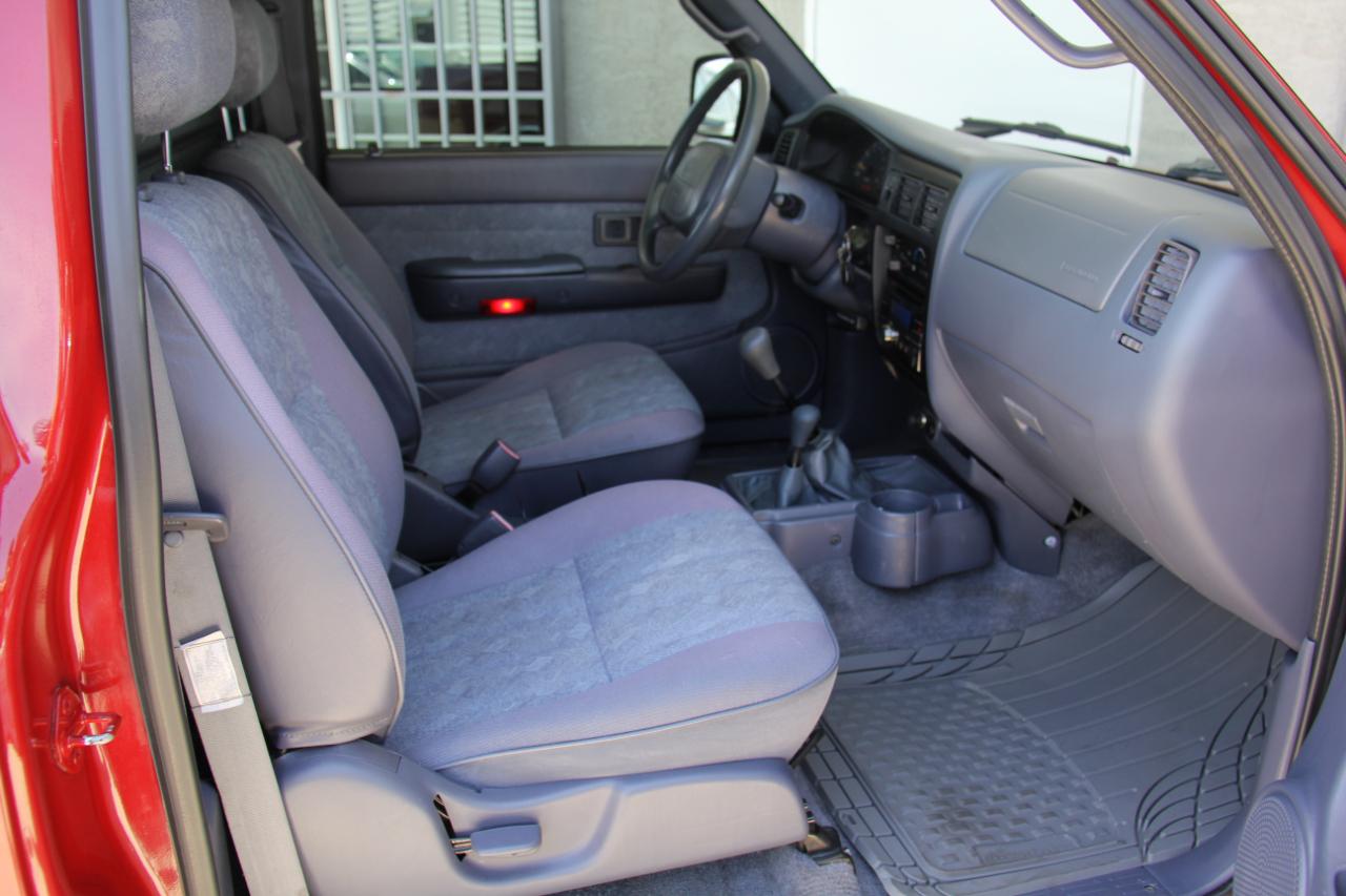 Toyota Tacoma Regular Cab 4WD 2000