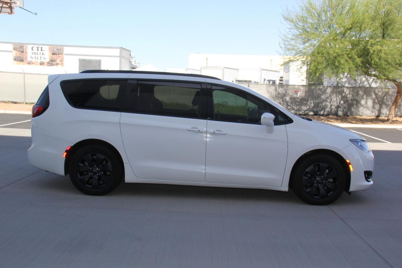 Chrysler Pacifica Hybrid Touring L 2020