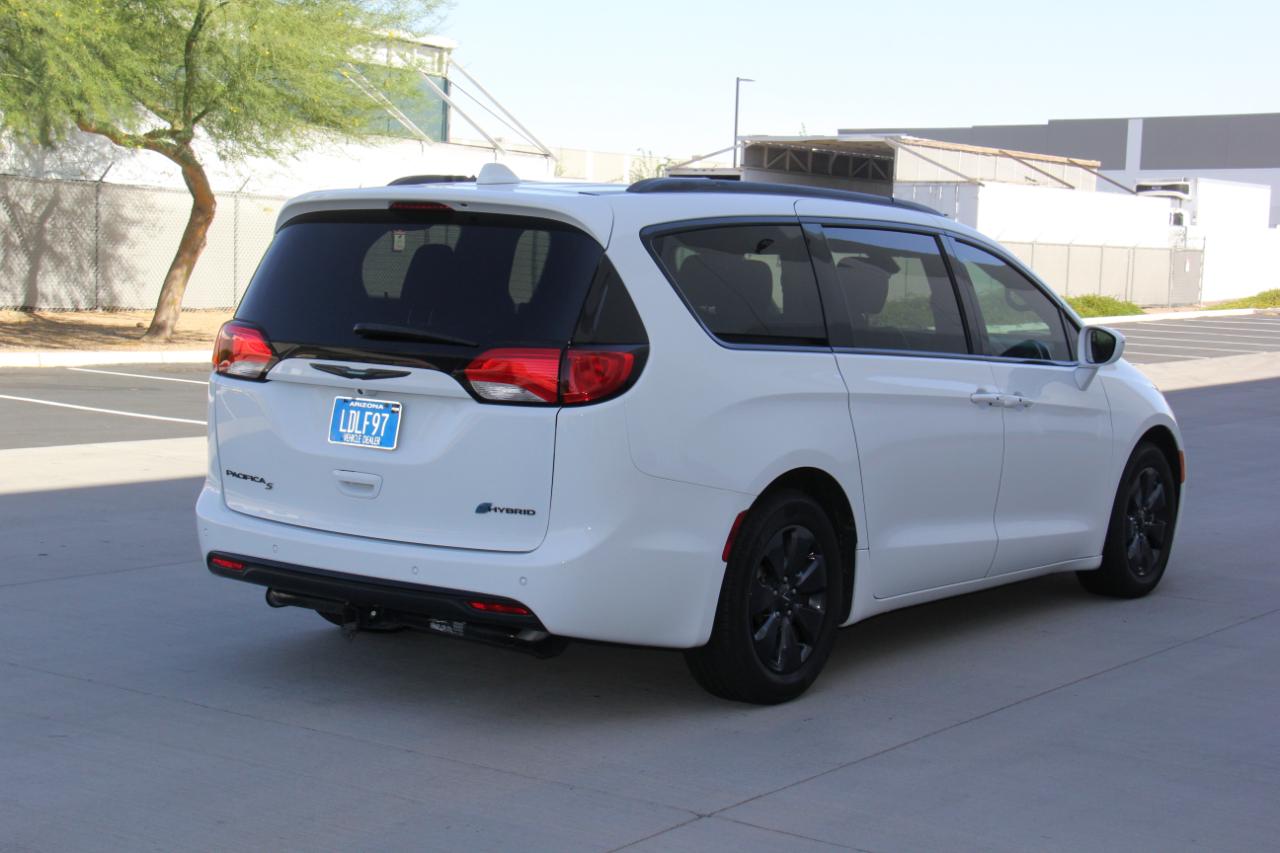 Chrysler Pacifica Hybrid Touring L 2020