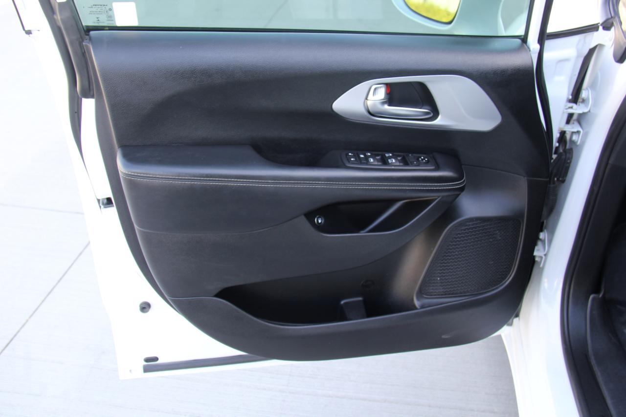 Chrysler Pacifica Hybrid Touring L 2020