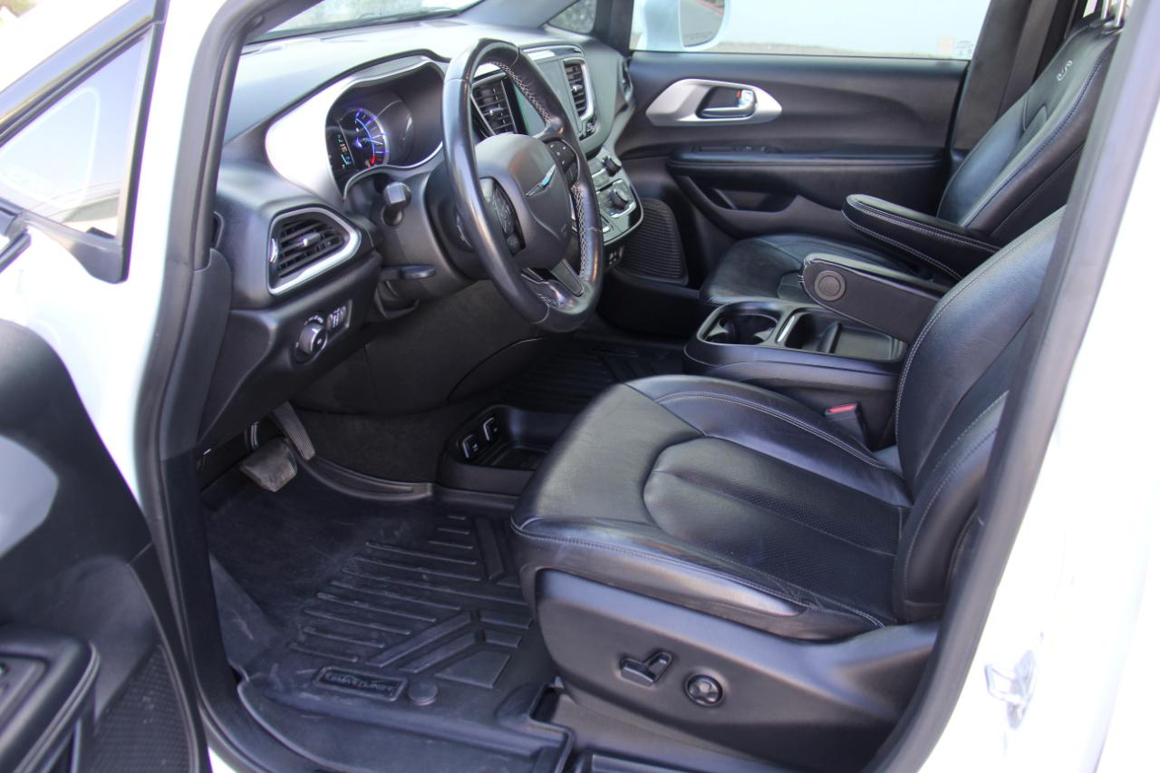 Chrysler Pacifica Hybrid Touring L 2020