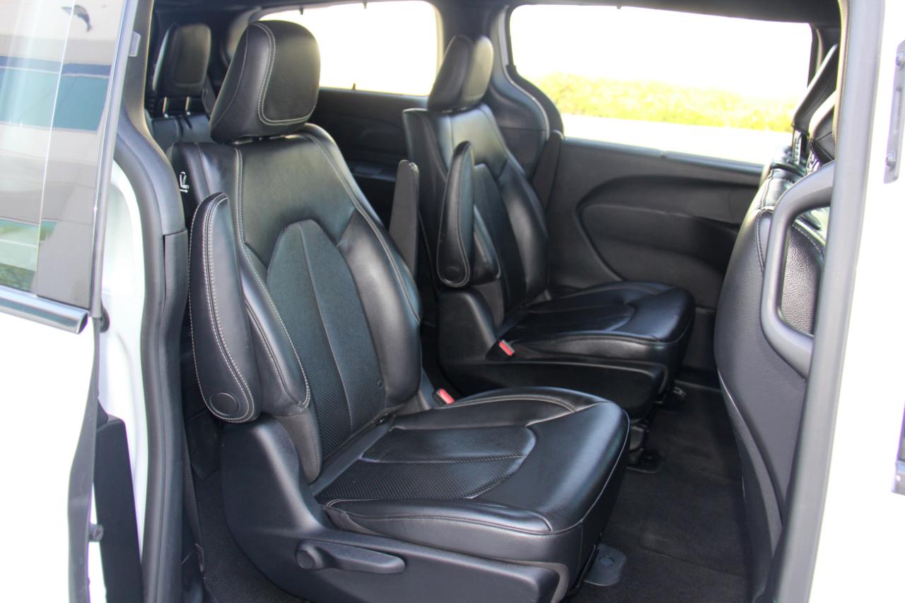 Chrysler Pacifica Hybrid Touring L 2020