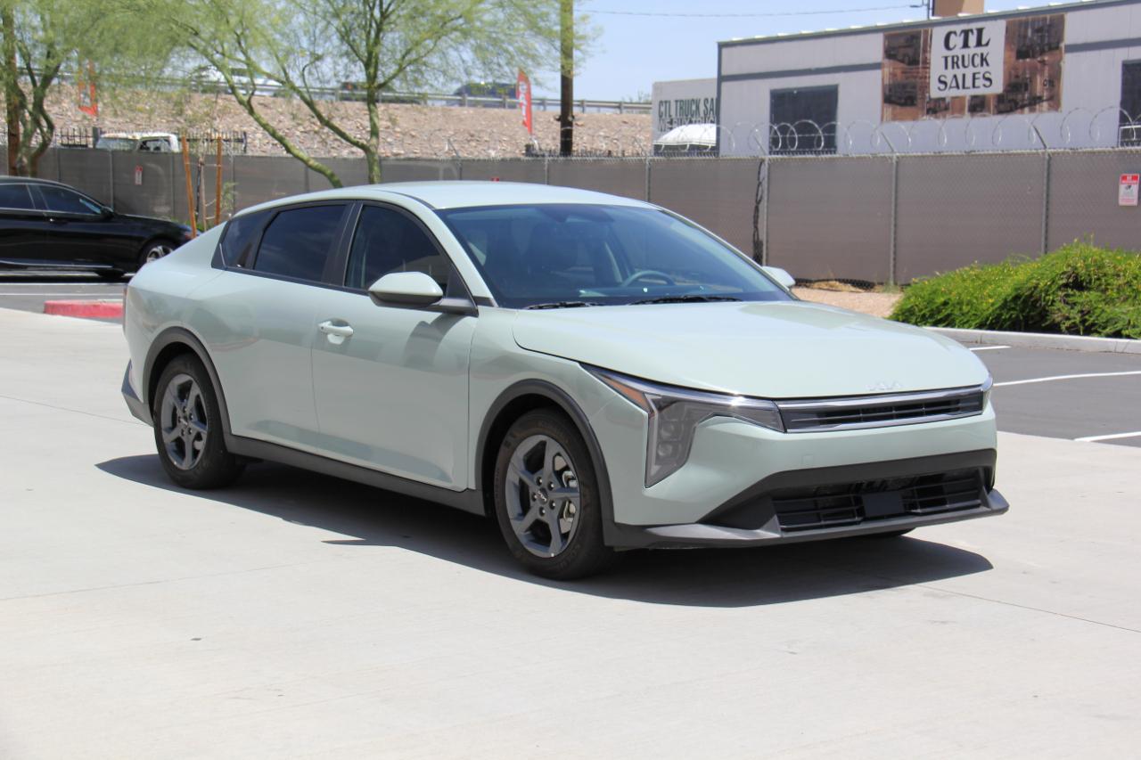 Kia K4 LXS 2025