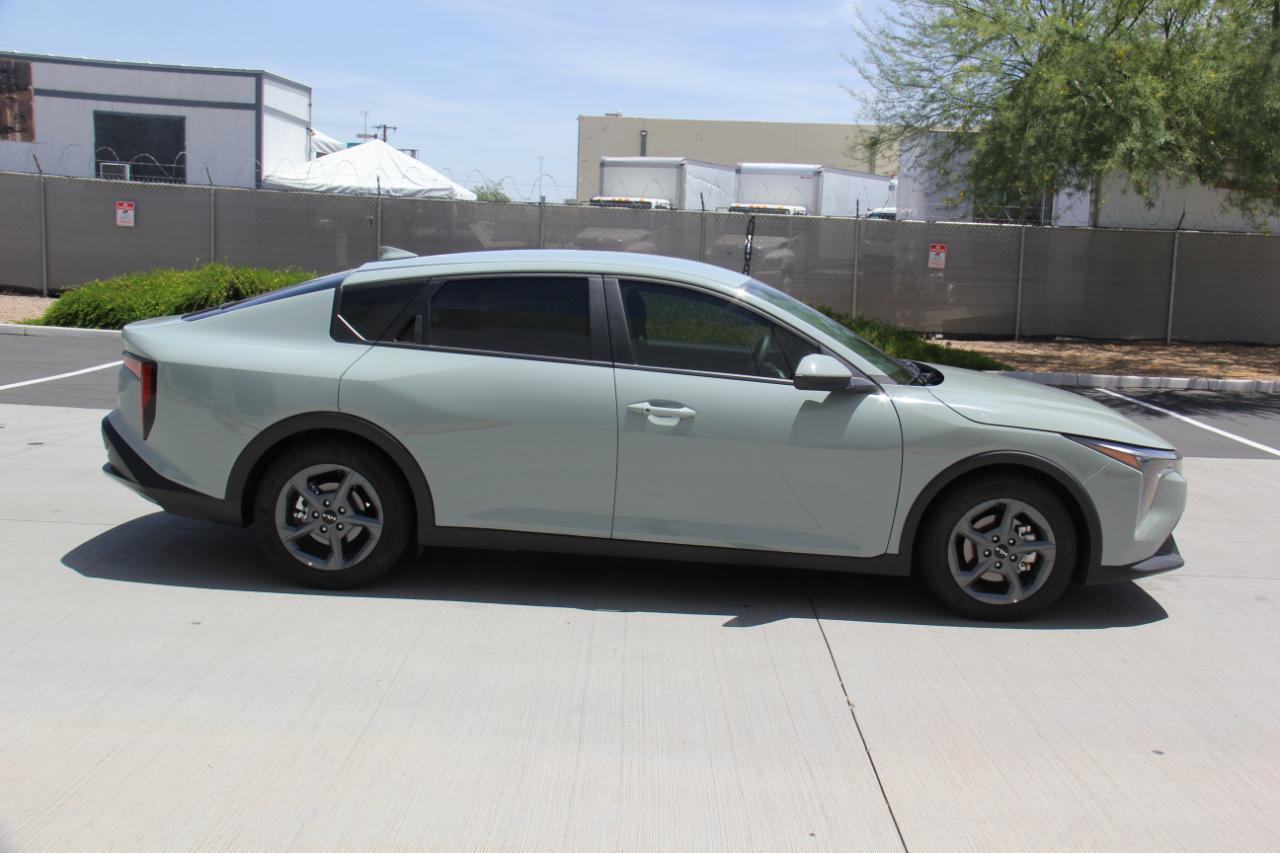 Kia K4 LXS 2025