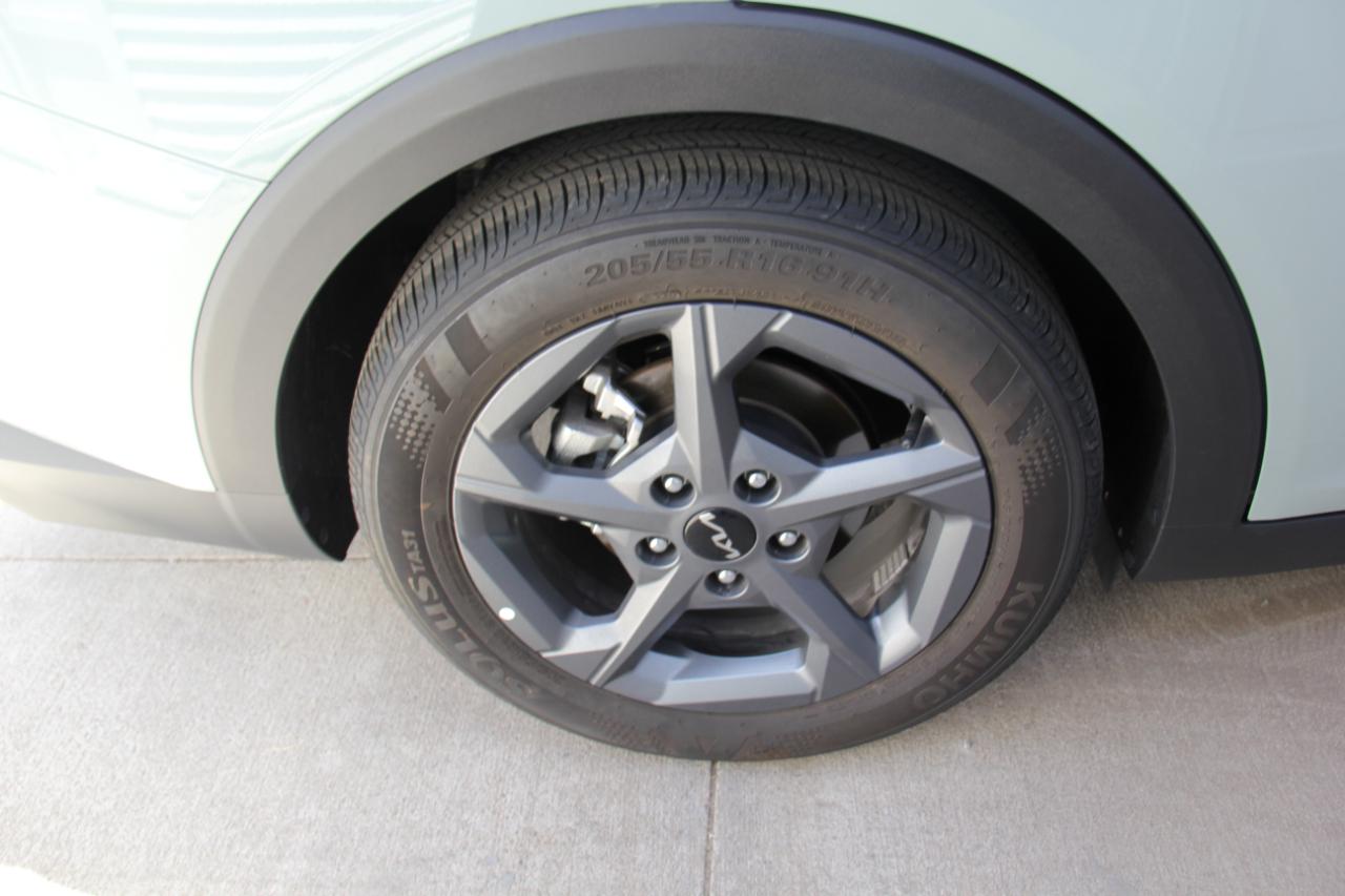 Kia K4 LXS 2025
