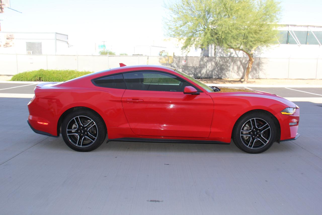 Ford Mustang EcoBoost Coupe 2023