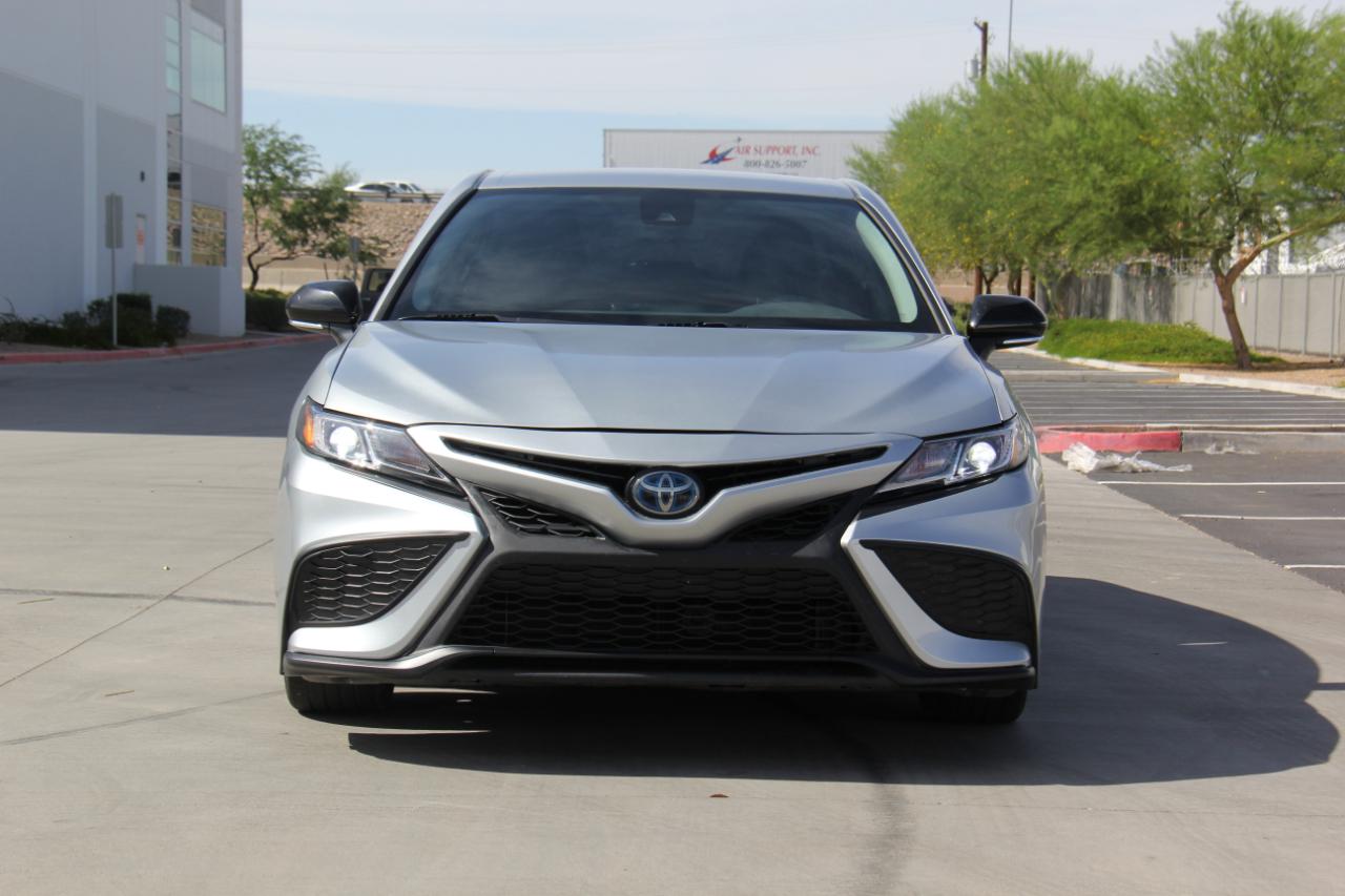 Toyota Camry Hybrid  2022