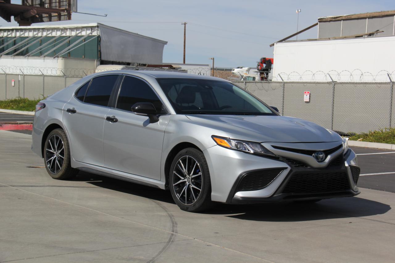Toyota Camry Hybrid  2022