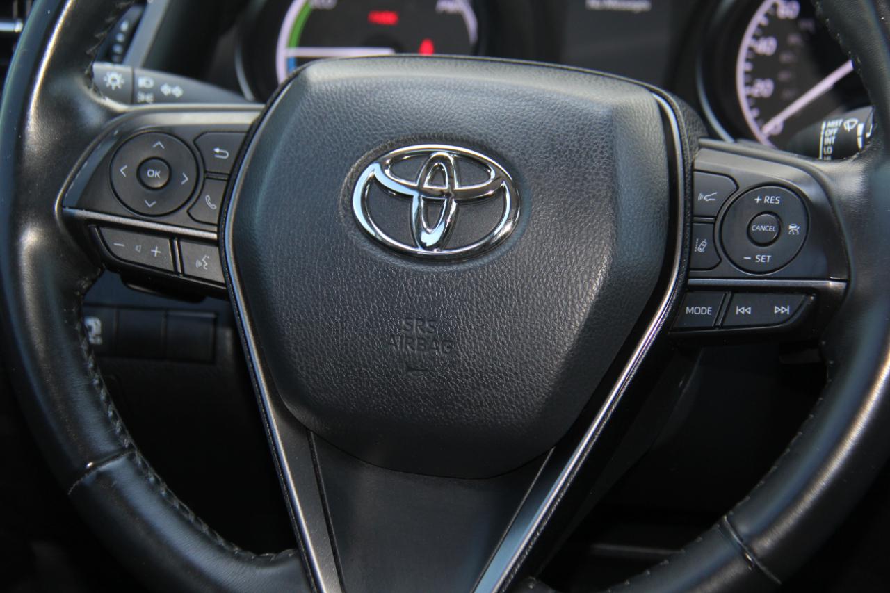 Toyota Camry Hybrid  2022