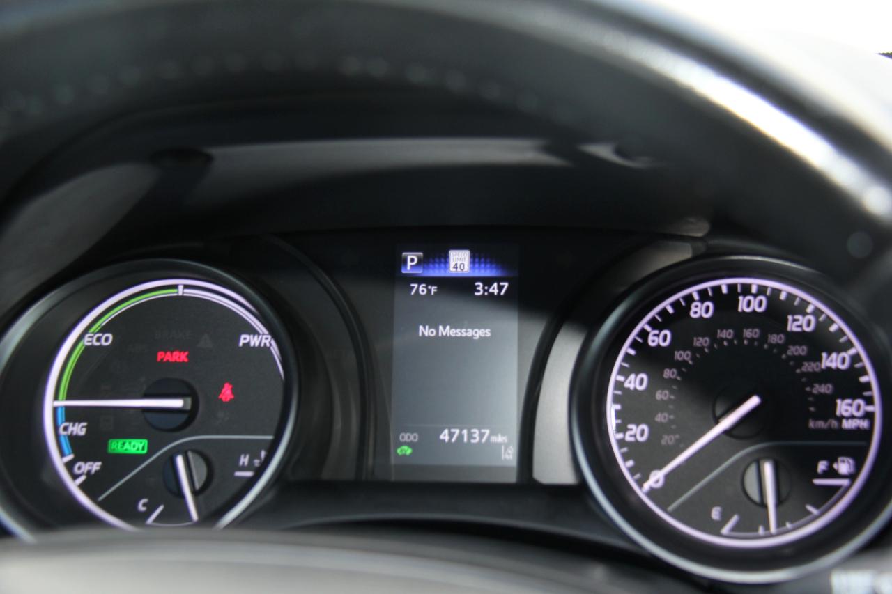 Toyota Camry Hybrid  2022