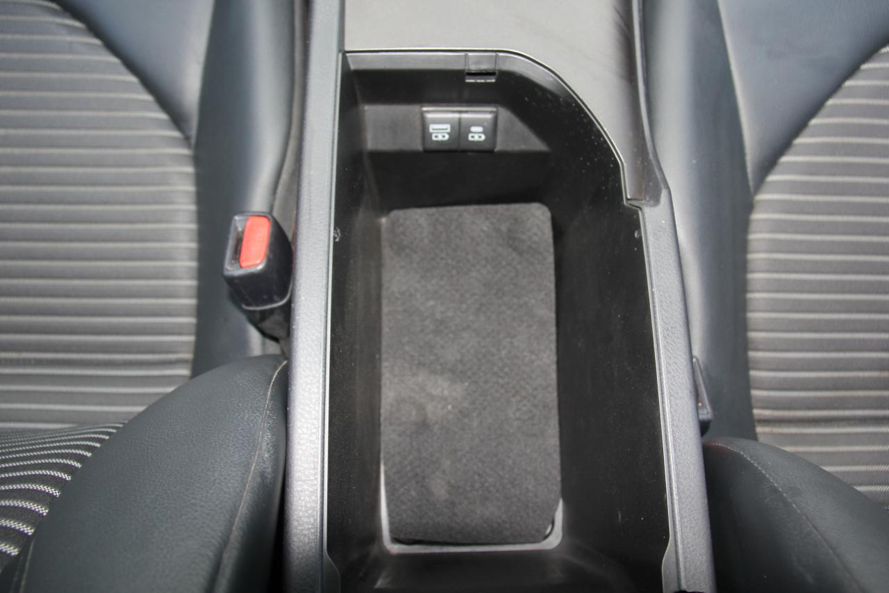 Toyota Camry Hybrid  2022