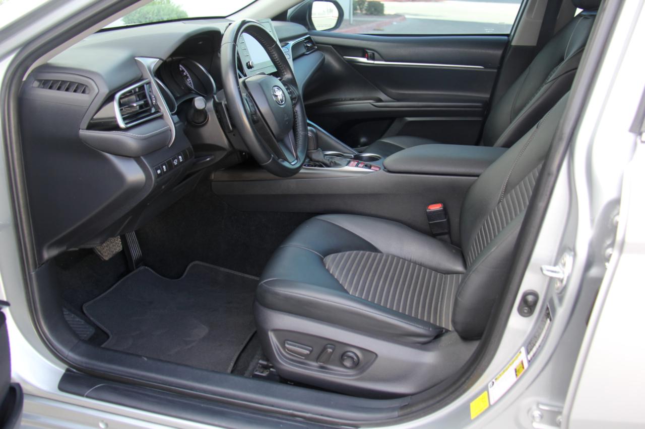 Toyota Camry Hybrid  2022