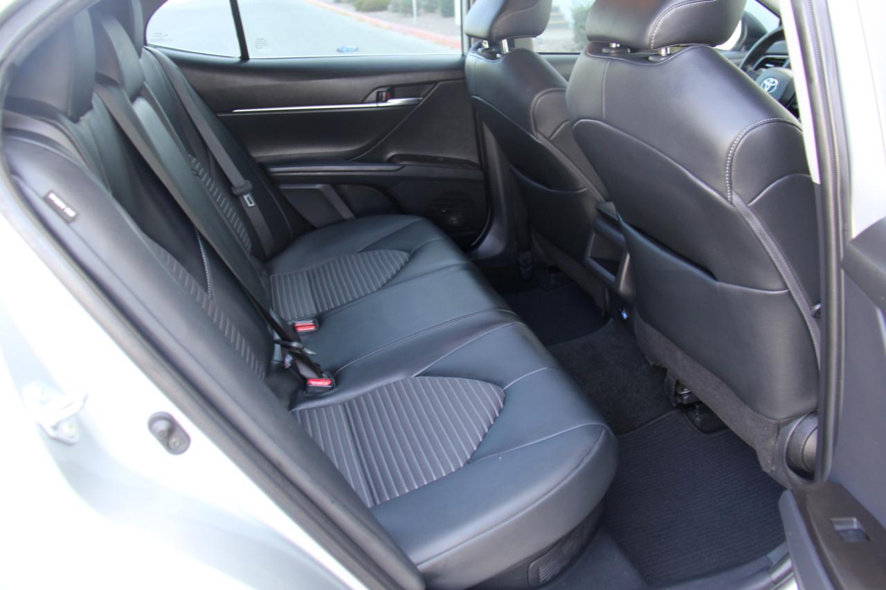Toyota Camry Hybrid  2022
