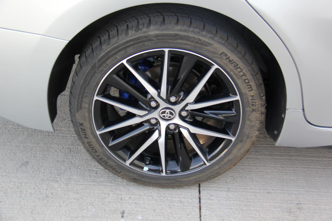 Toyota Camry Hybrid  2022