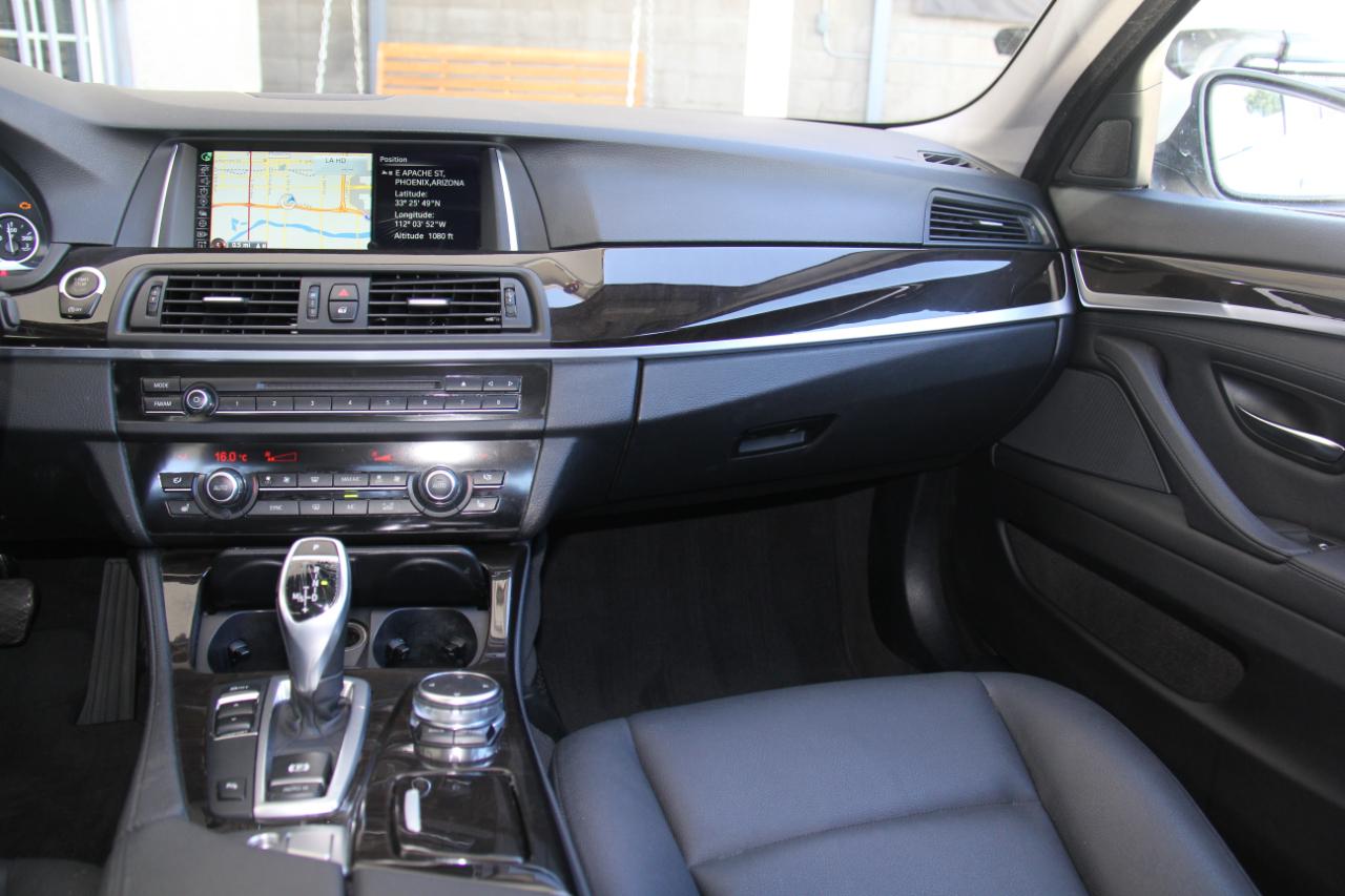 BMW 5-Series 528i 2016