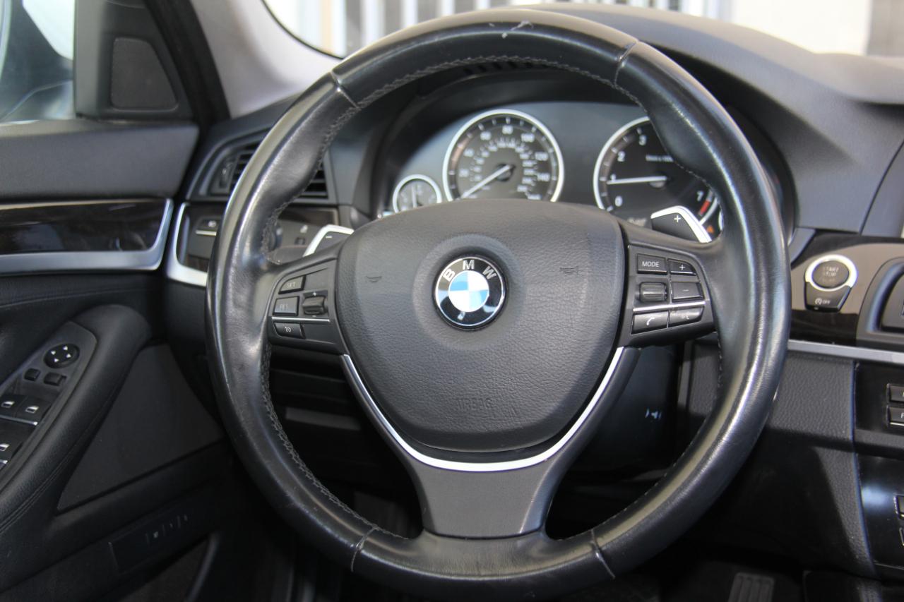 BMW 5-Series 528i 2016