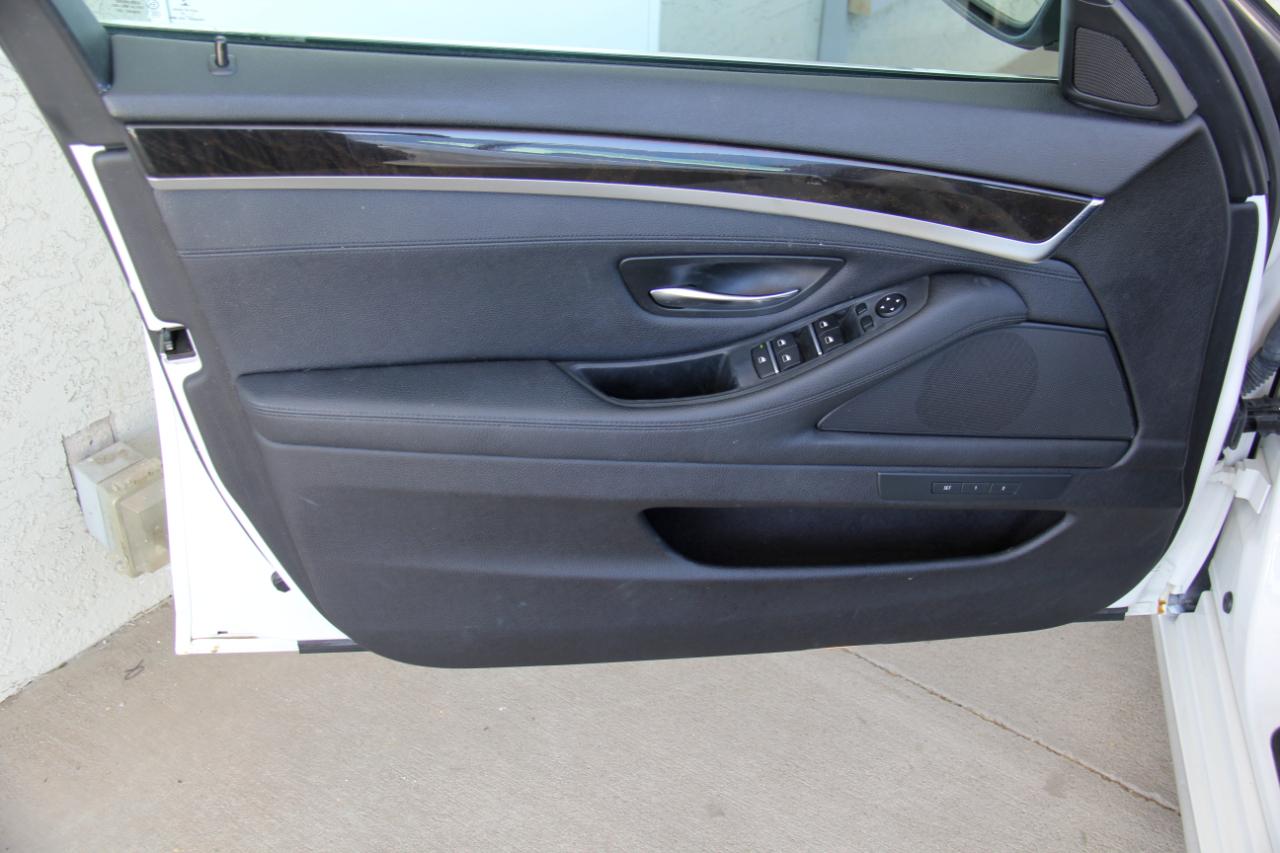 BMW 5-Series 528i 2016