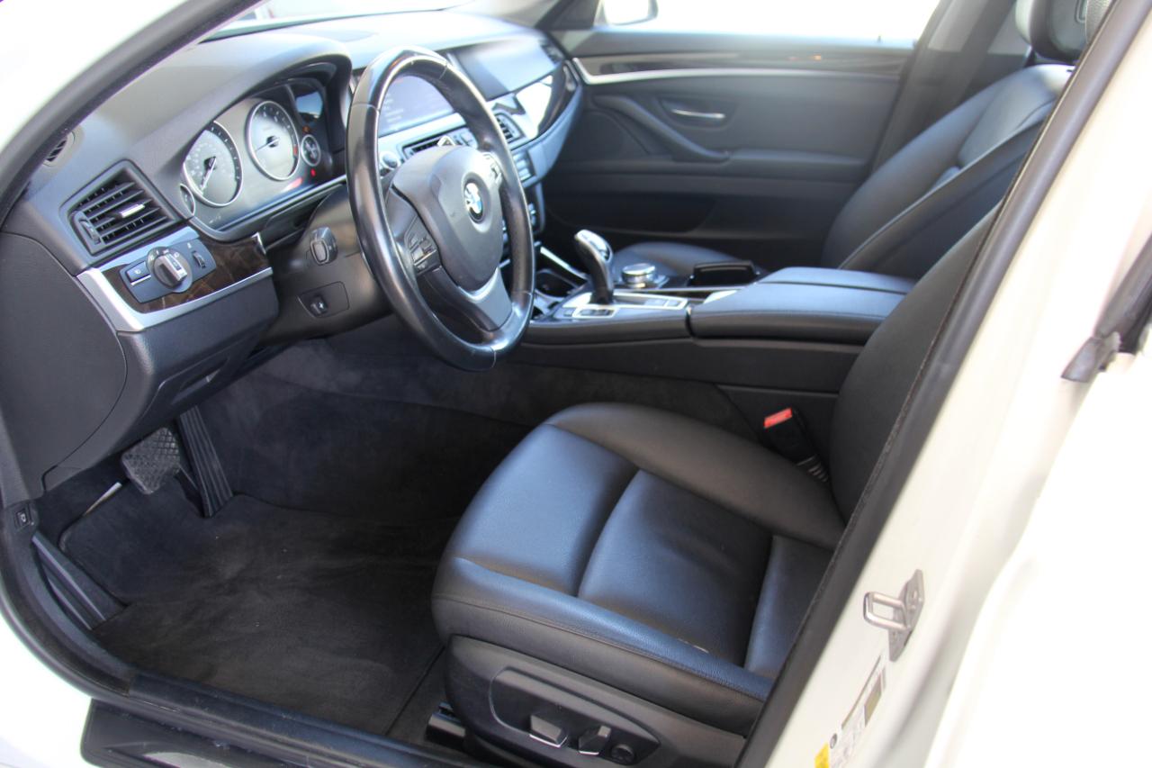 BMW 5-Series 528i 2016