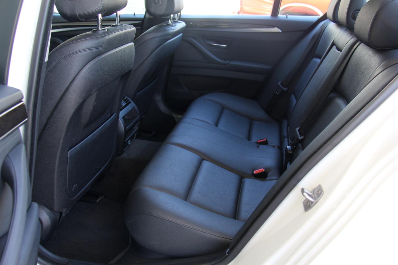 BMW 5-Series 528i 2016