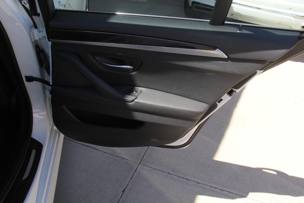 BMW 5-Series 528i 2016