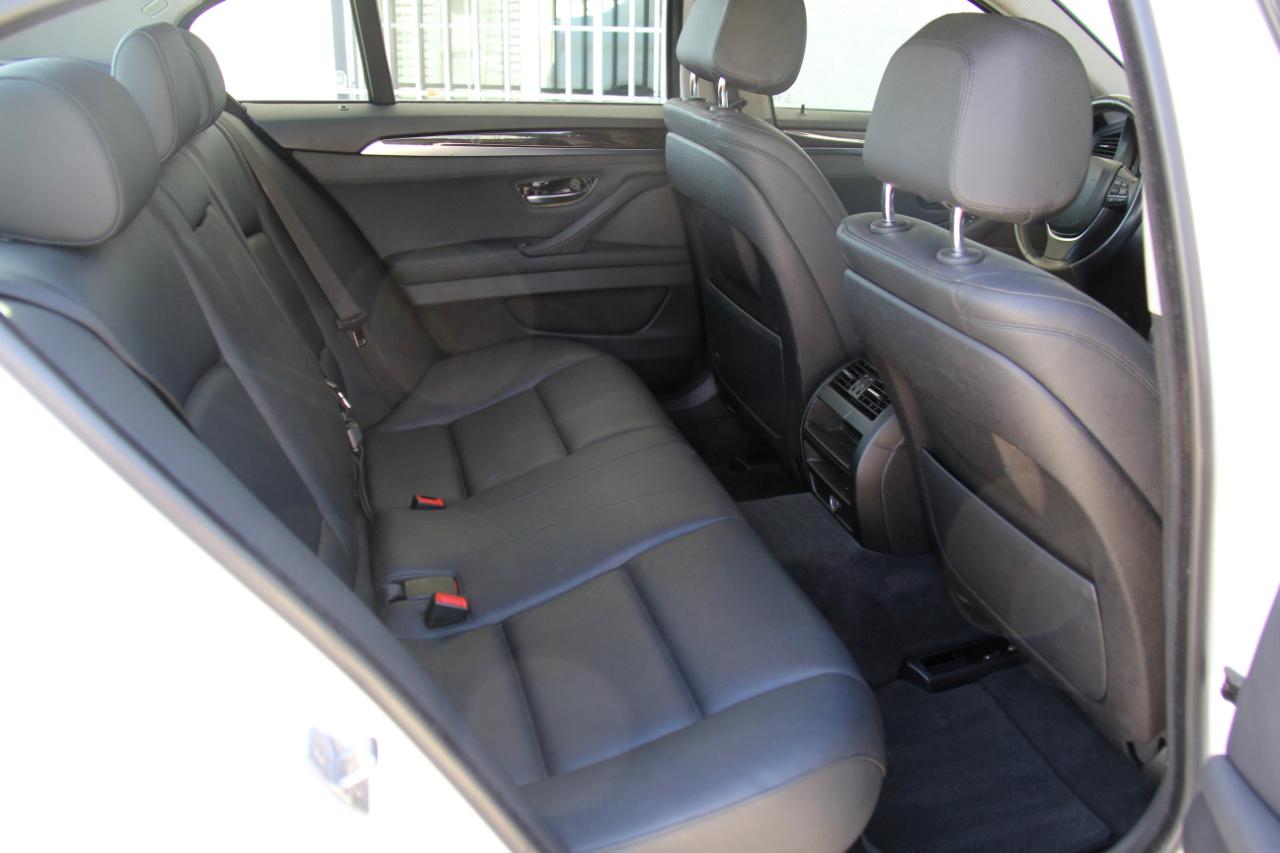 BMW 5-Series 528i 2016
