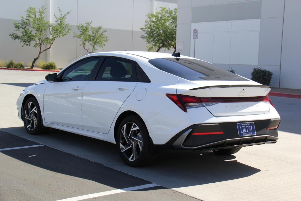 Hyundai Elantra SEL Sport 2025