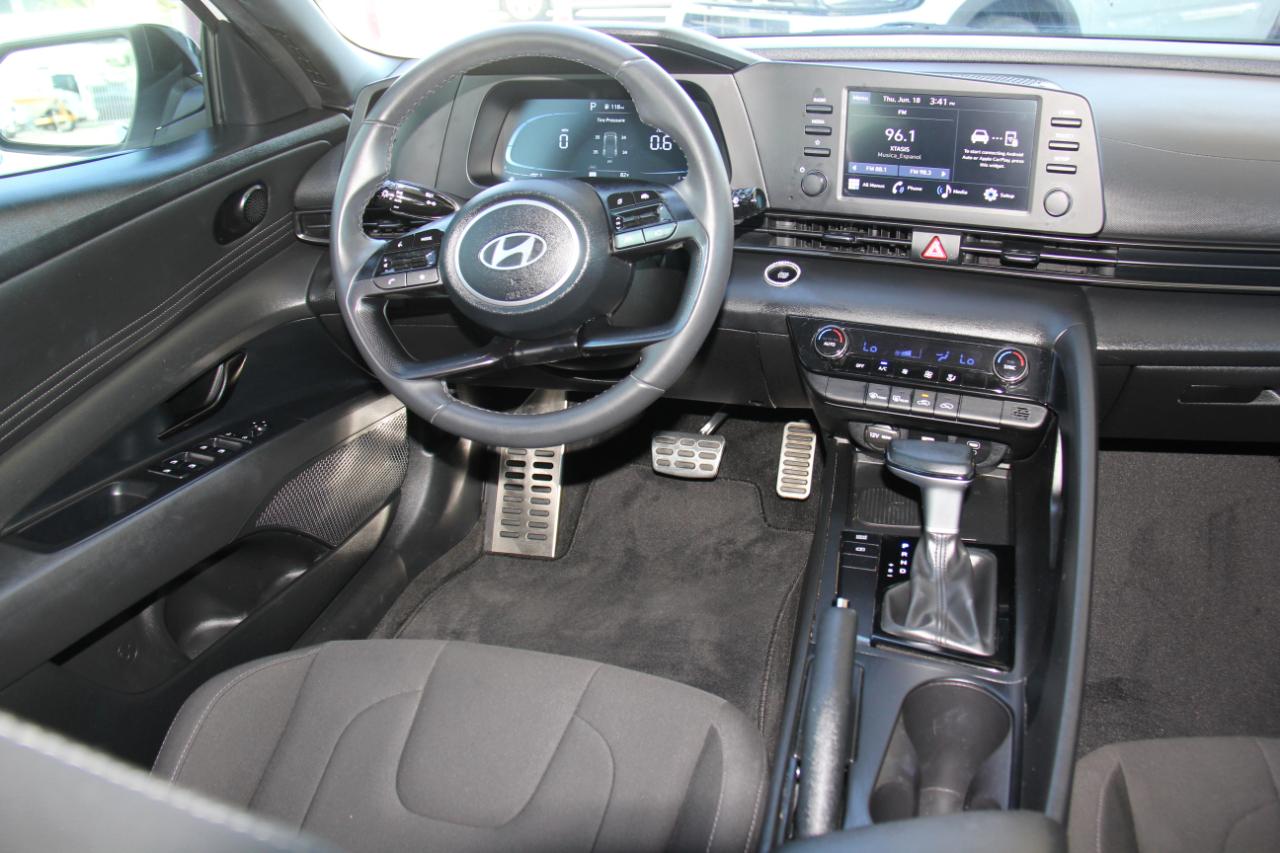 Hyundai Elantra SEL Sport 2025