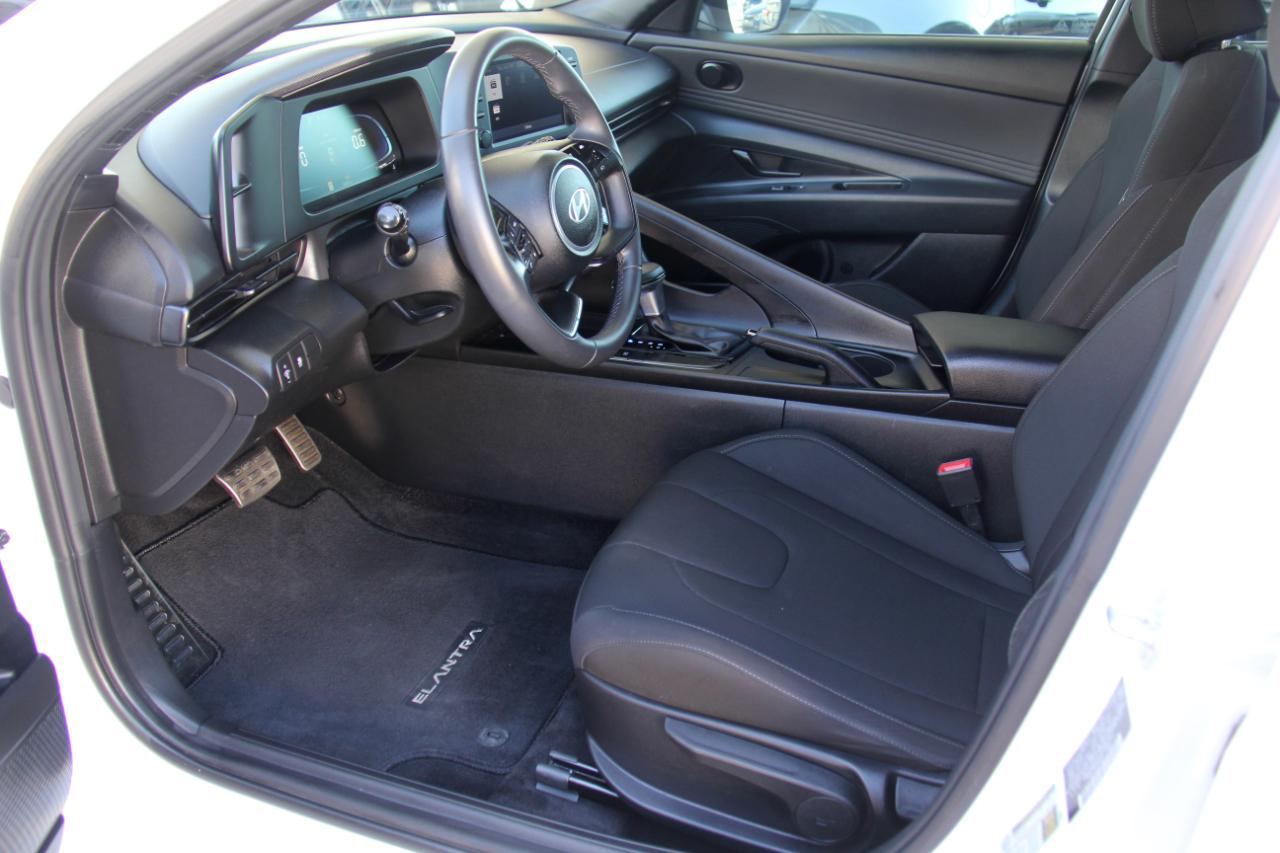 Hyundai Elantra SEL Sport 2025