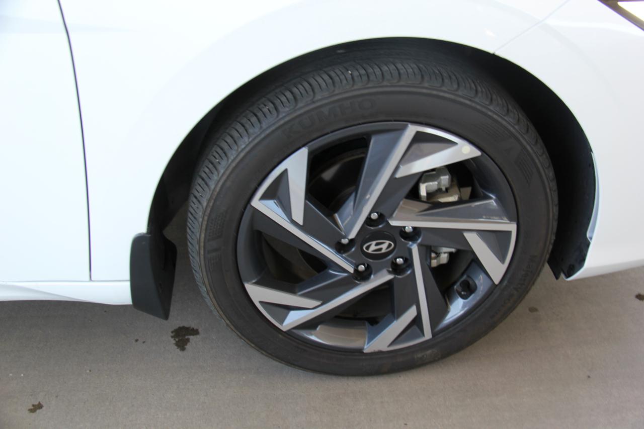 Hyundai Elantra SEL Sport 2025