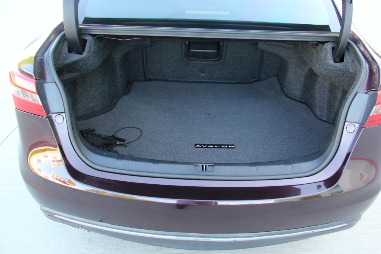 Toyota Avalon XLE 2016