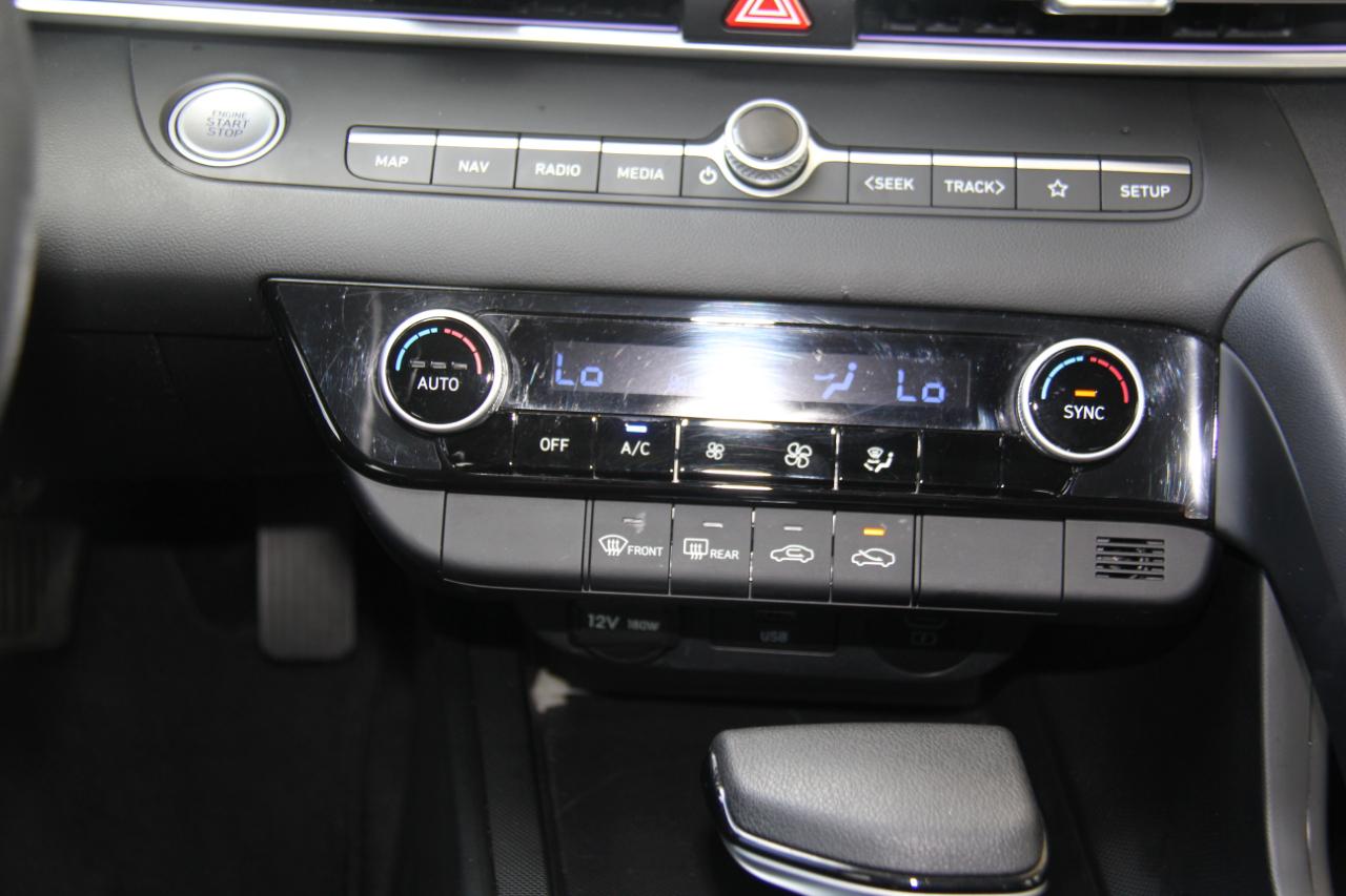 Hyundai Elantra SEL 2024