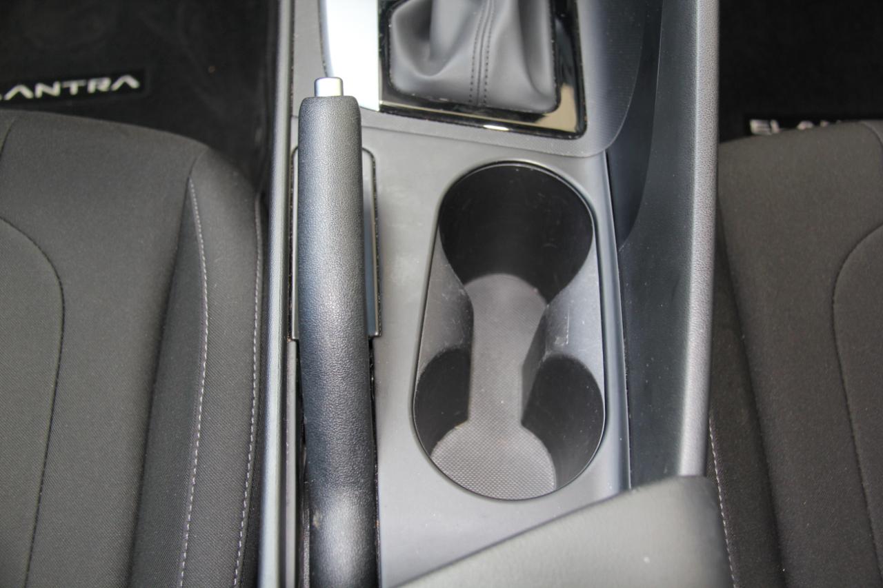 Hyundai Elantra SEL 2024