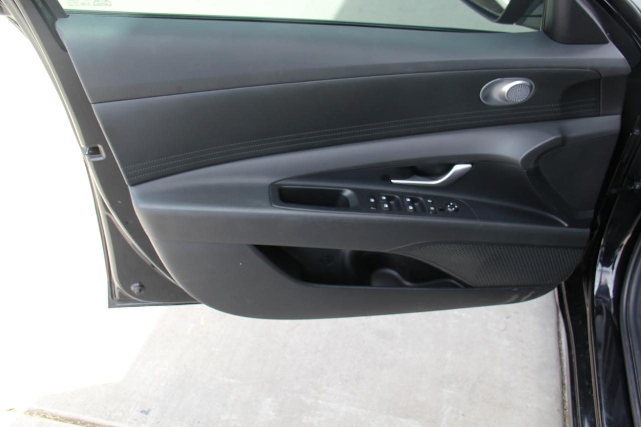 Hyundai Elantra SEL 2024