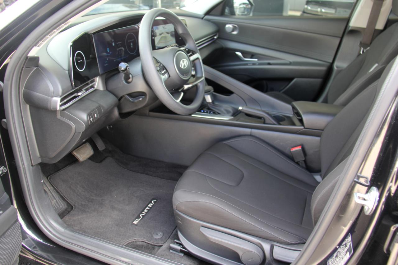 Hyundai Elantra SEL 2024