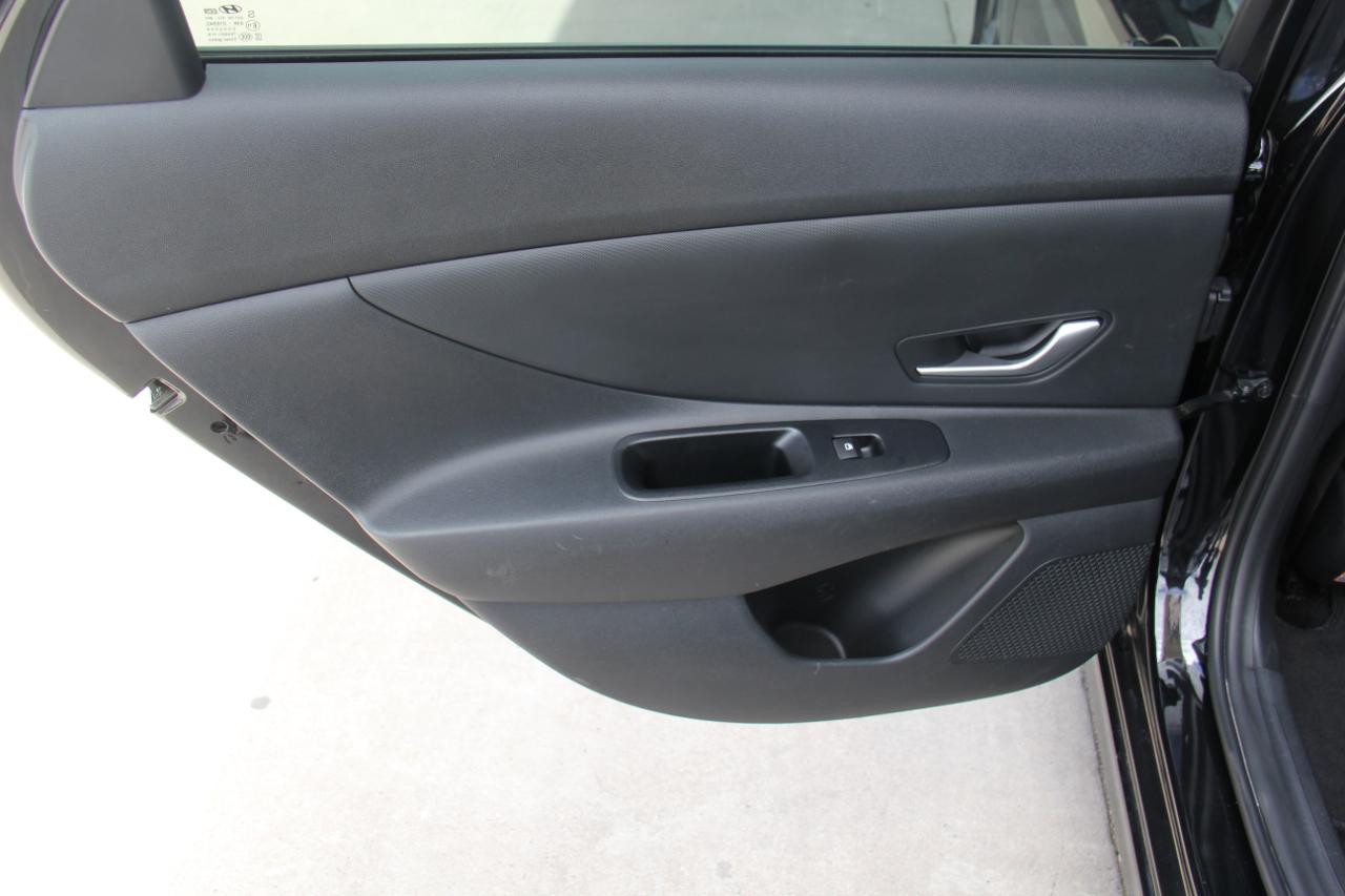 Hyundai Elantra SEL 2024