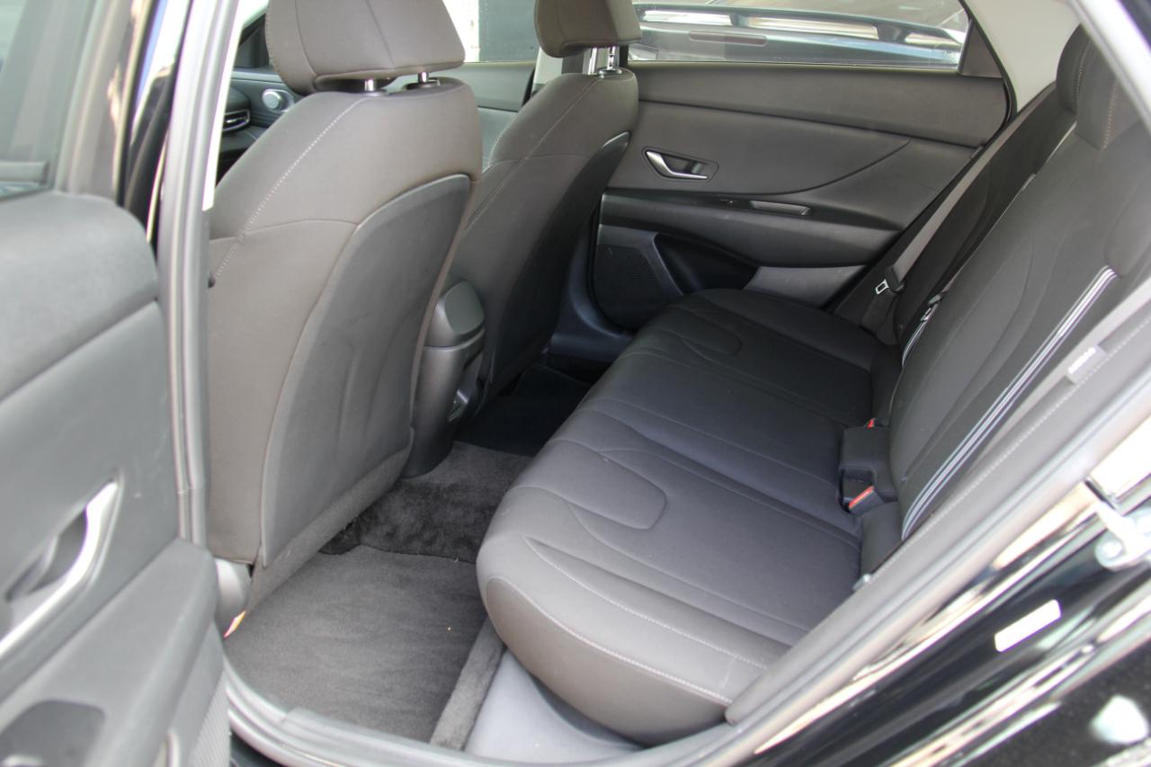 Hyundai Elantra SEL 2024