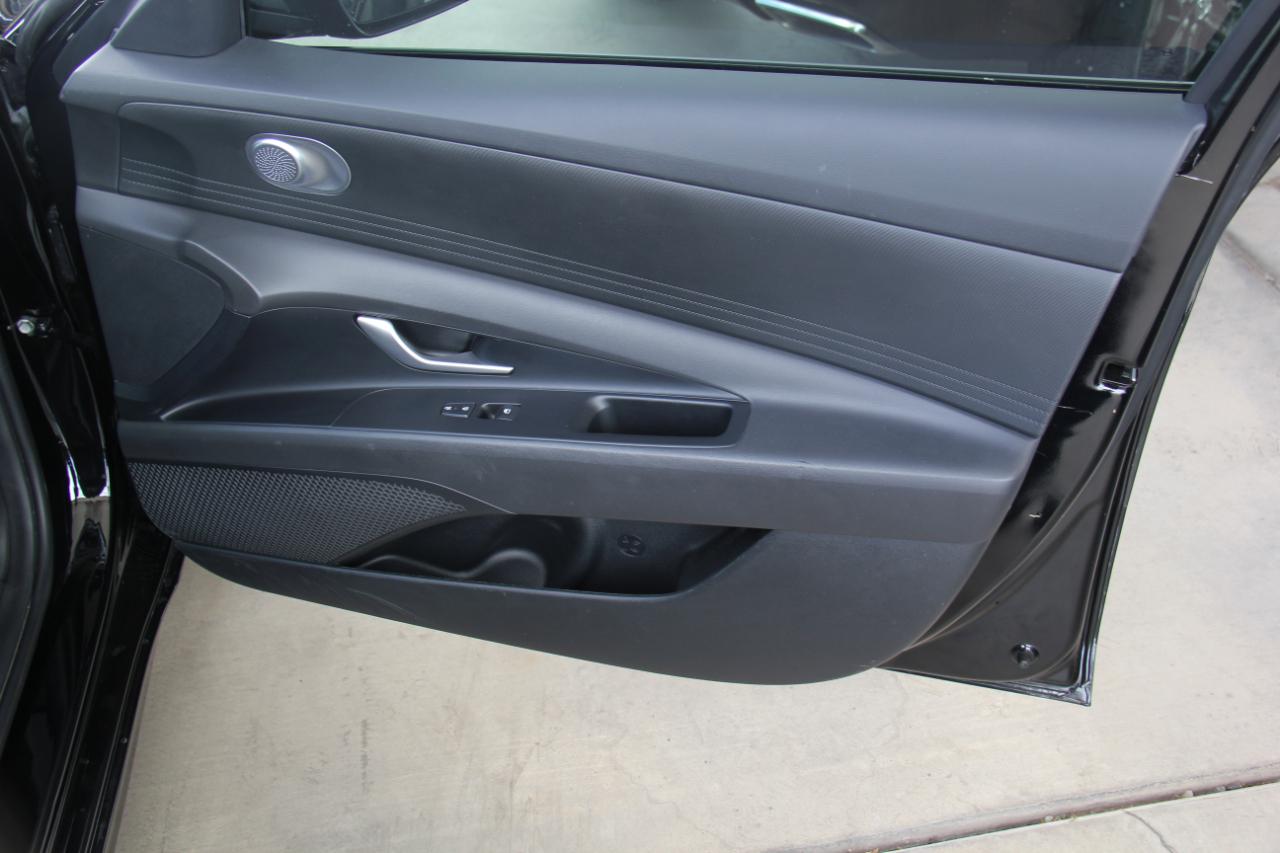 Hyundai Elantra SEL 2024