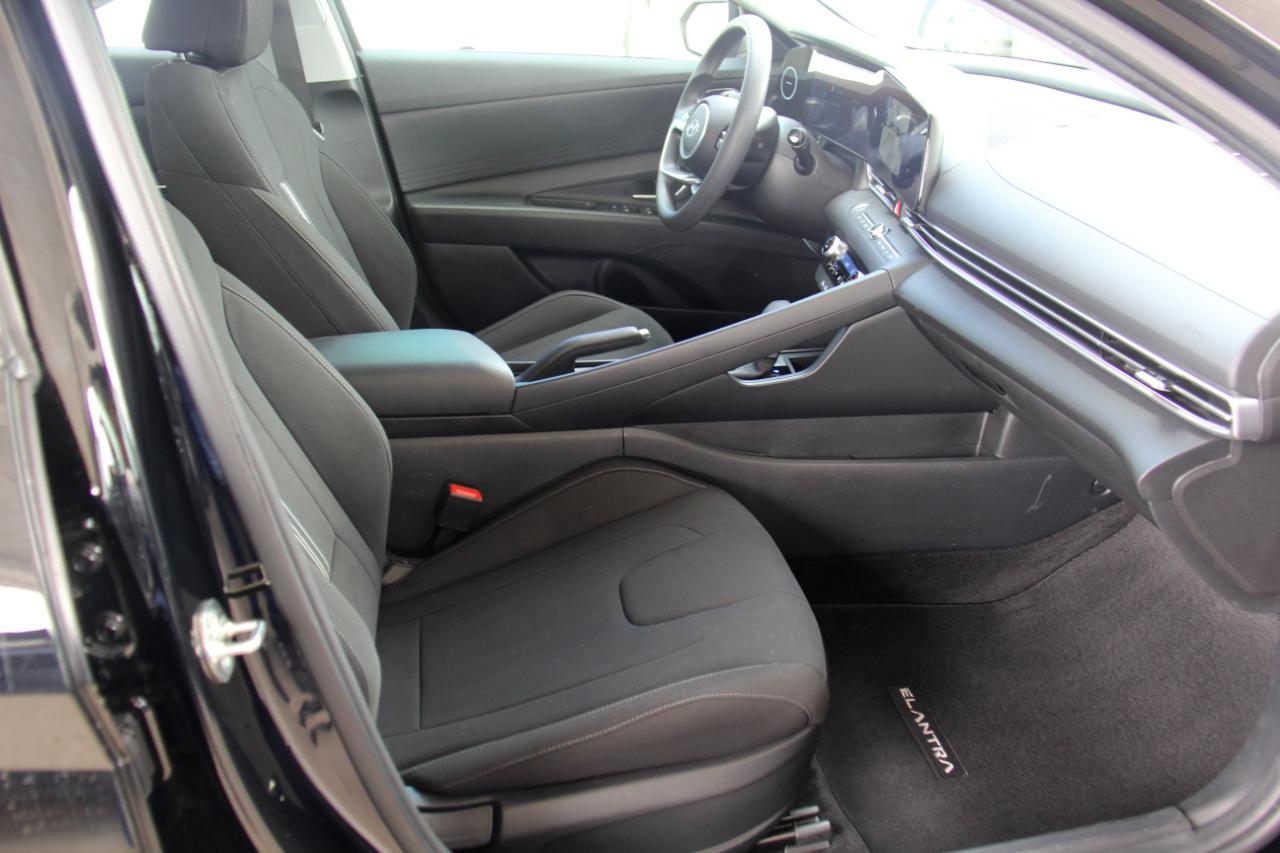 Hyundai Elantra SEL 2024