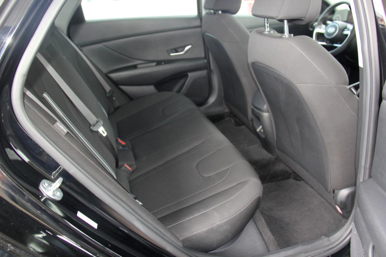 Hyundai Elantra SEL 2024