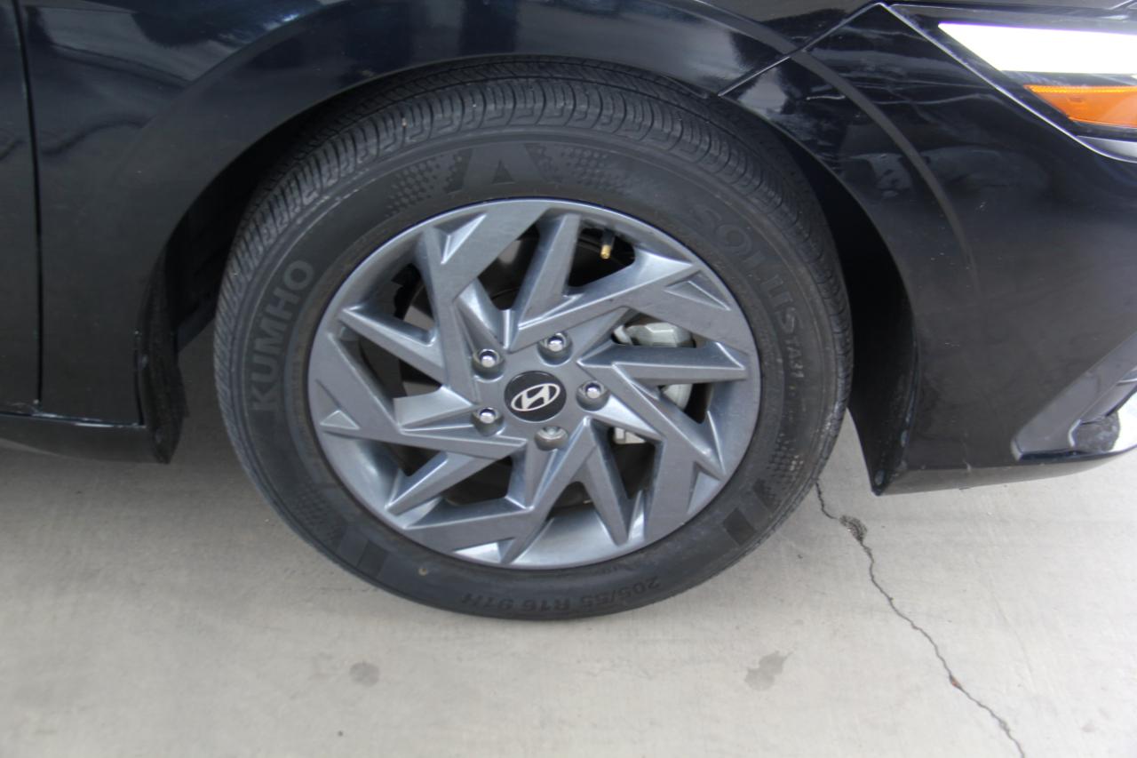 Hyundai Elantra SEL 2024