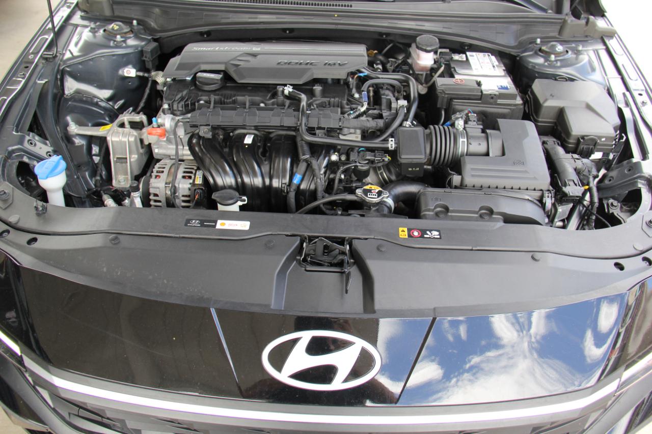 Hyundai Elantra SEL 2024