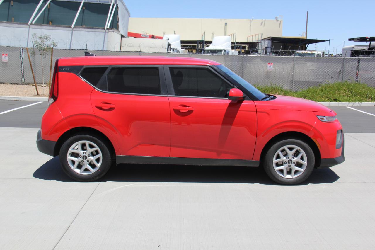 Kia Soul LX CVT 2022