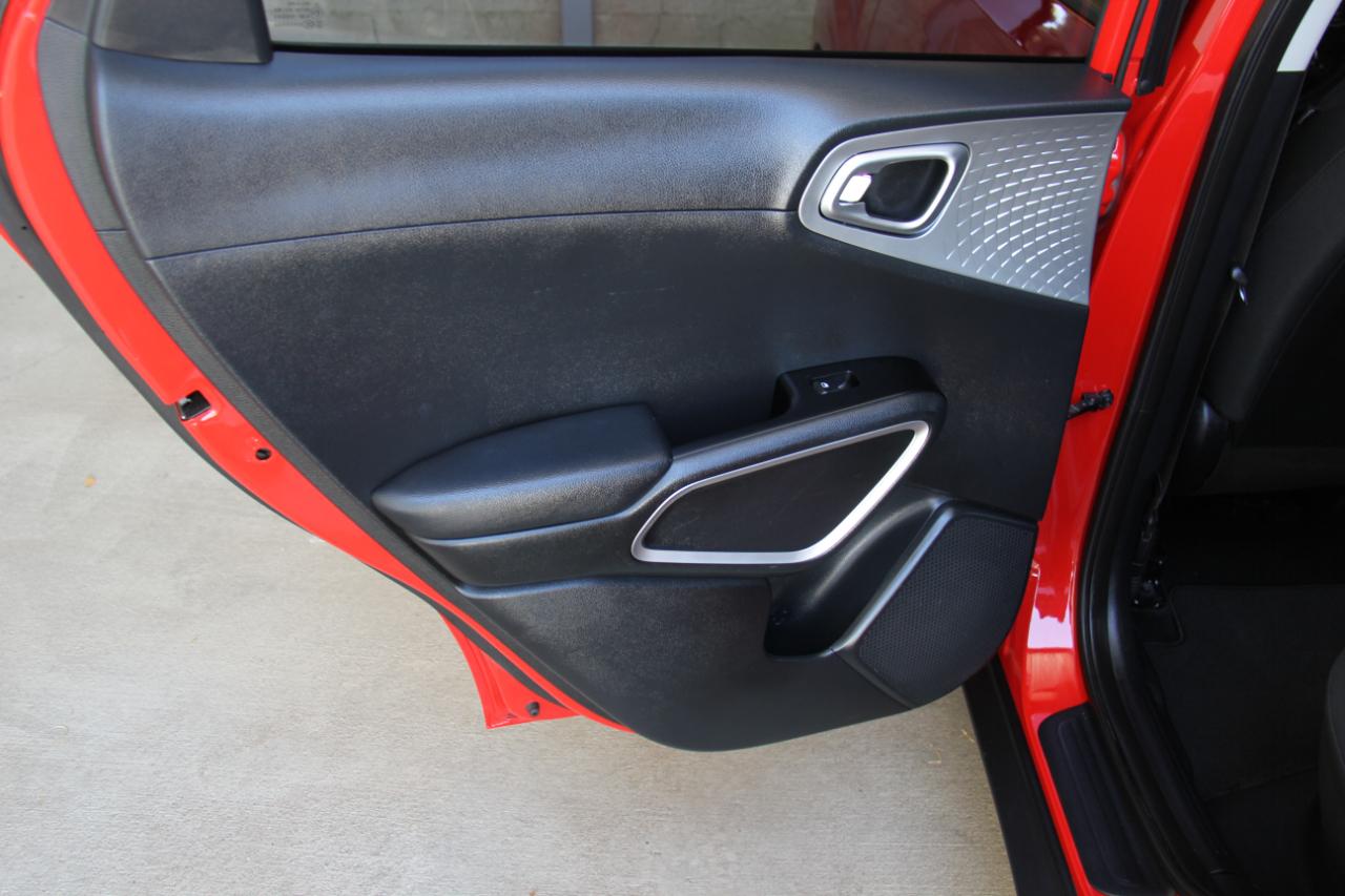 Kia Soul LX CVT 2022